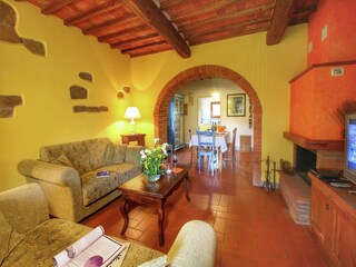 Farmhouse Bucine Features 22
