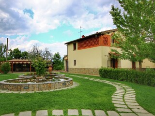 Farmhouse Bucine Outdoor Recording 1