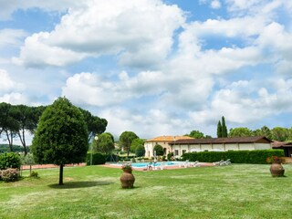 Farmhouse Bucine Outdoor Recording 11