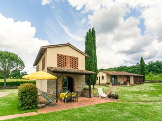 Farmhouse Bucine Outdoor Recording 5