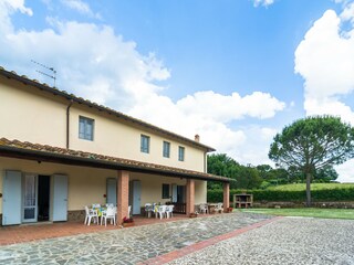 Farmhouse Bucine Outdoor Recording 6