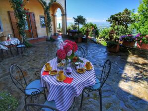 Casa de campo rústica en el bosque