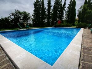 Maison de vacances Magnifique chalet à Scheggia avec piscine - Chiassa Supérieure - image1