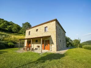 Apartamento en una casa de vacaciones en Anghiari con vista a las colinas - Caprese Miguel Ángel - image1