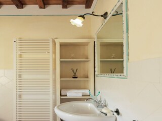 Farmhouse Cortona Features 20