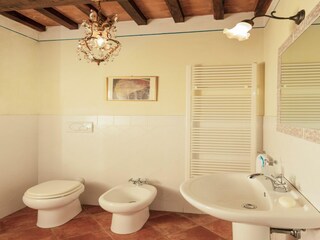 Farmhouse Cortona Features 25