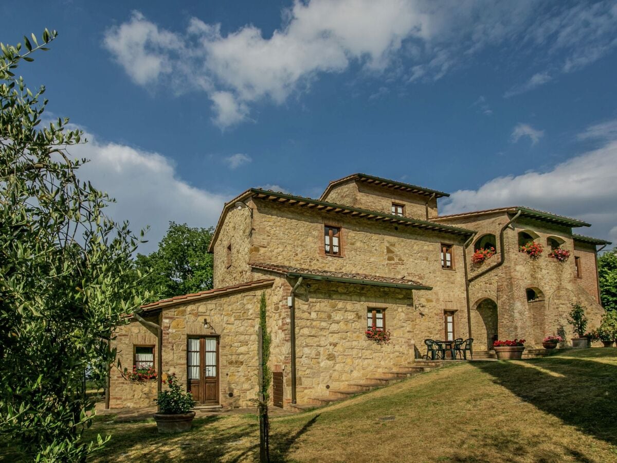 Farmhouse Montepulciano Outdoor Recording 1