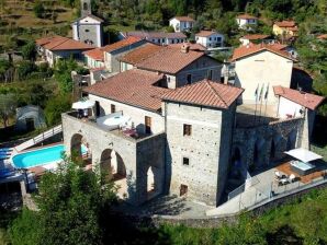 Apartamento Piso con bañera de burbuj climatizada y piscina compartida - Casola en Lunigiana - image1