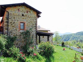 Holiday house Tresana Outdoor Recording 5