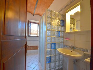 Farmhouse Lajatico Features 21