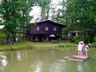 Weiher mit Grillplatz