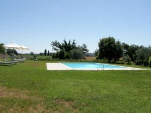 Malerischer Bauernhof mit Swimmingpool am Wald in Sorano - Sorano - image1