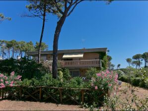 Maison de vacances spacieuse à Grosseto avec barbecue - Principina a Mare - image1