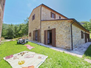 Cottage Apecchio Outdoor Recording 2