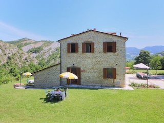 Cottage Apecchio Outdoor Recording 4