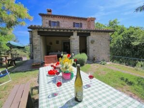 Fattoria Agriturismo ad Apecchio con piscina - Apecchio - image1