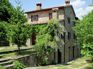 Farmhouse Apecchio Outdoor Recording 1