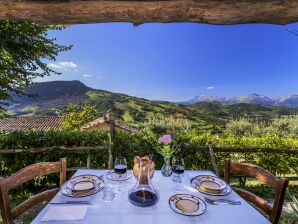 Maison de vacances Magnifique appartement avec piscine près des montagnes Sibillini - Santa Vittoria à Matenano - image1