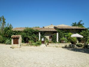 Holiday house Provinzielles Ferienhaus mit Whirlpool und Pool in Resuttano - Castellana Sicula - image1