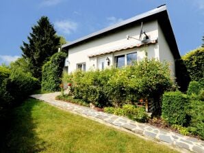 Acogedora casa de vacaciones en Boevange-Clervaux, Luxemburgo con jardín - esperanzas - image1
