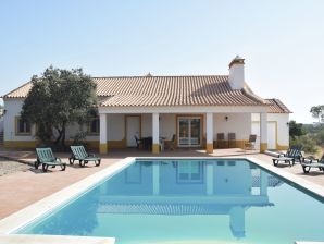 Villa Comfortabel vakantiehuis met privé-zwembad - Vimieiro - image1