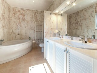 Holiday house Sant Pere Pescador Features 27
