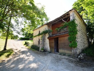 Castle Bourg-de-Visa Outdoor Recording 10