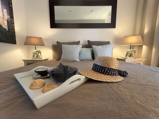 Schlafzimmer 1