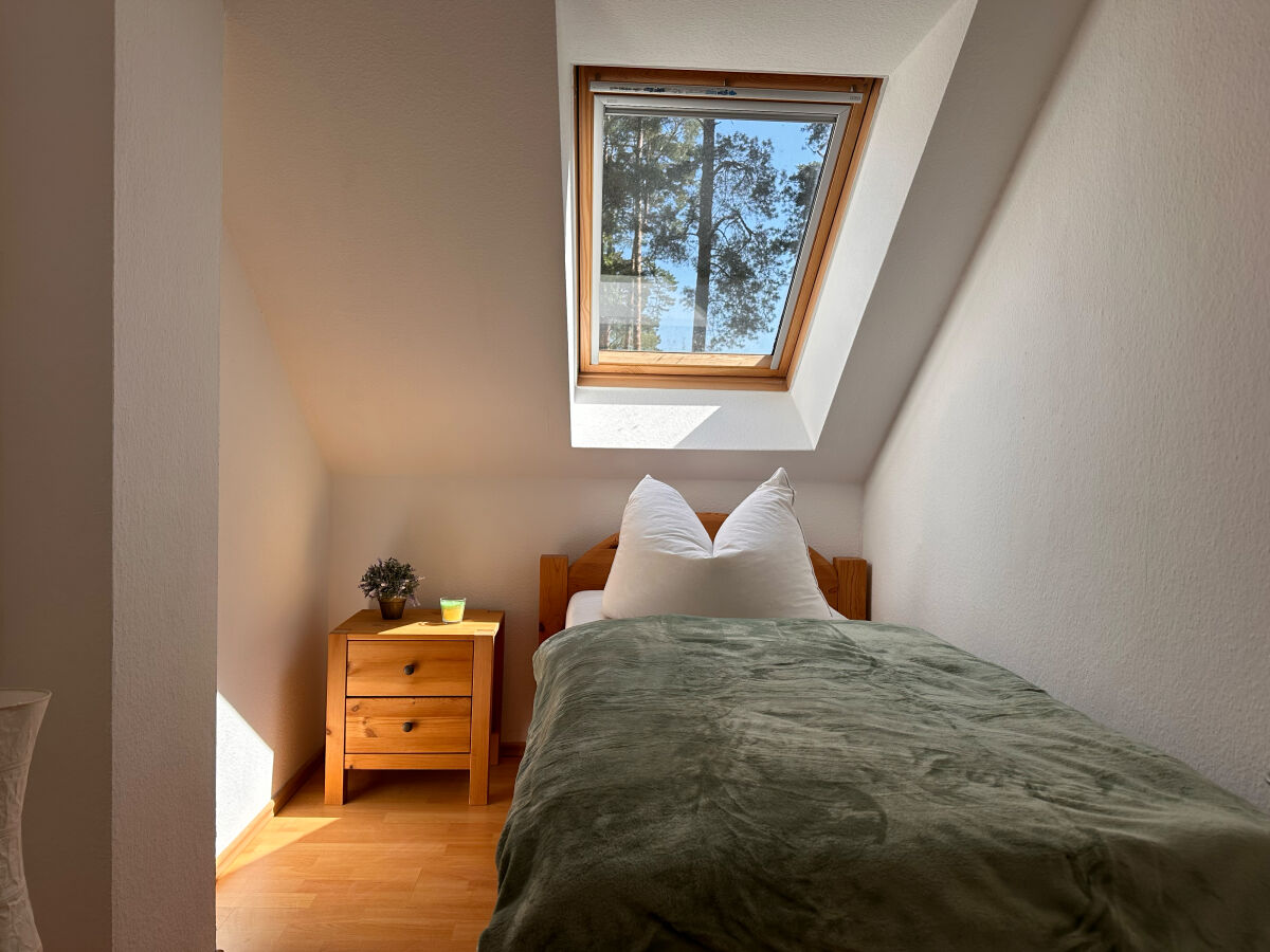 Schlafzimmer OG 1. Person Richtung See