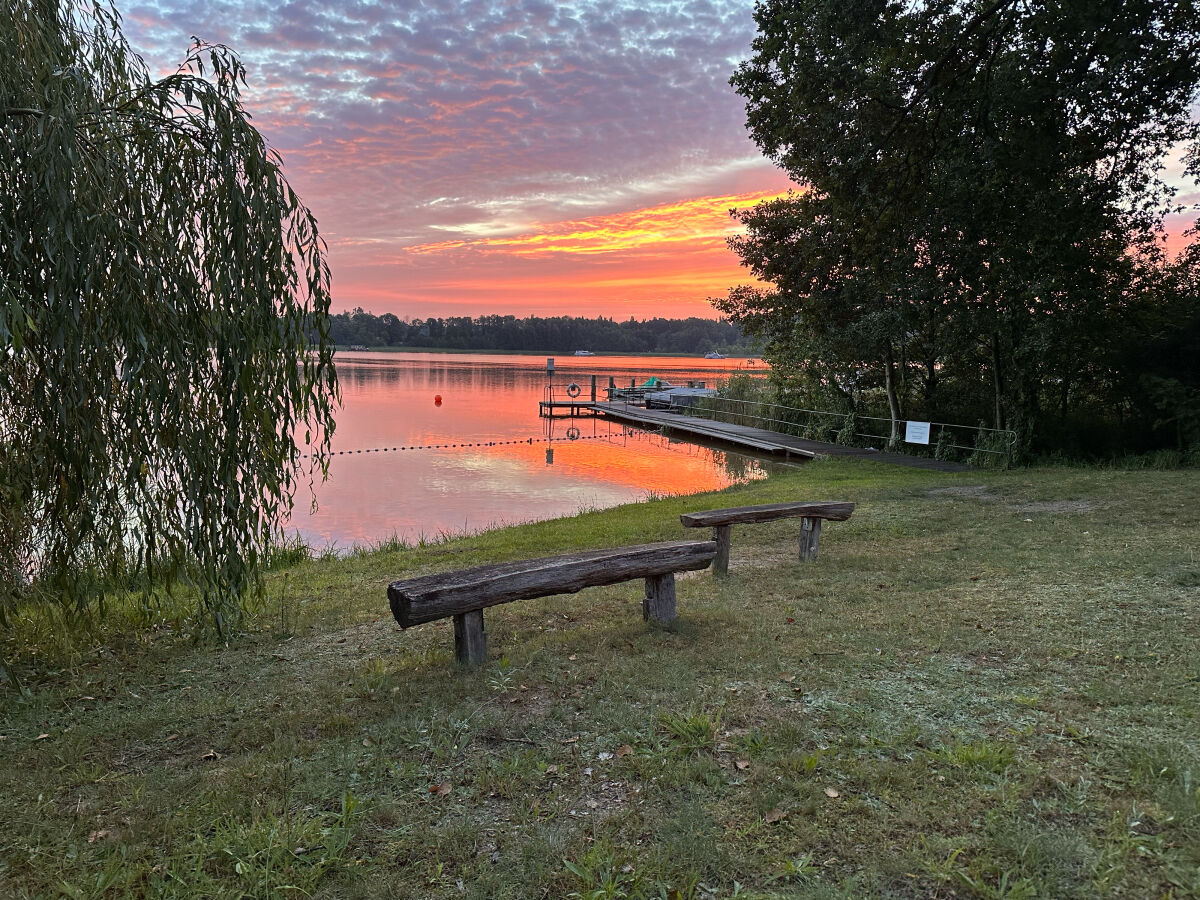 Sonnenaufgang am Badestrand