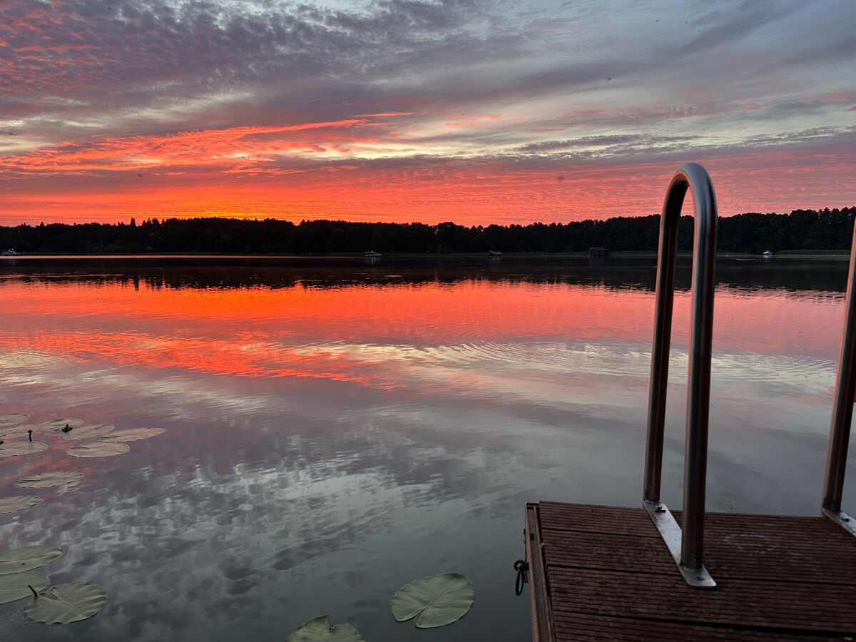 Sonnenaufgang am privaten Steg