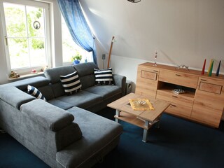 Wohnzimmer mit neuem Sofa