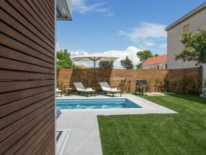 Luxe villa met privézwembad en tuin - Kastel Stari - image1