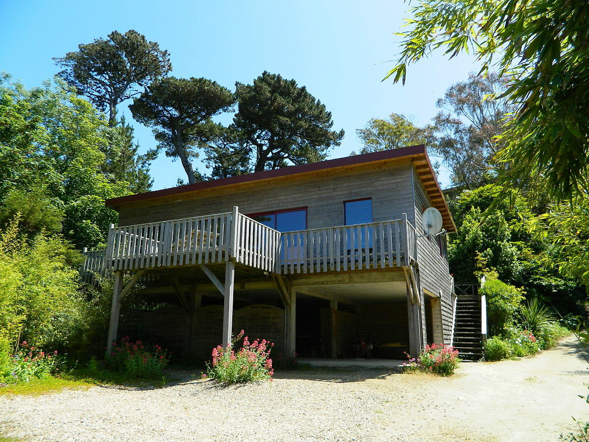 Wooden house with seaview