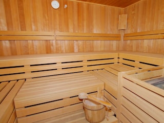 gem. Kostenpflichtiger Wellnessbereich im Haus 2
