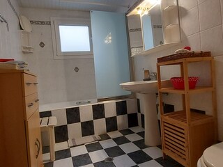 BADEZIMMER 1