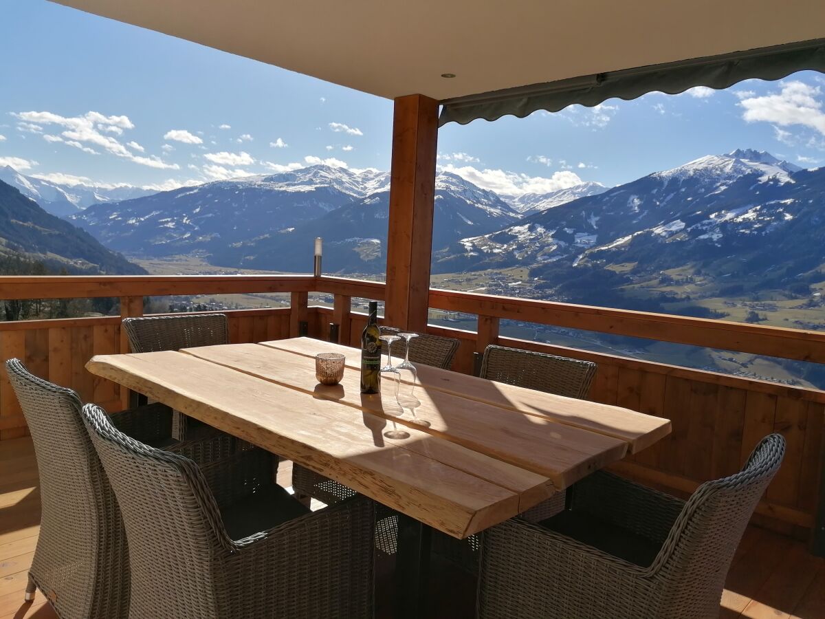 Balkon mit Top Aussicht ins Zillertal