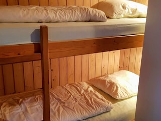 Schlafzimmer 4