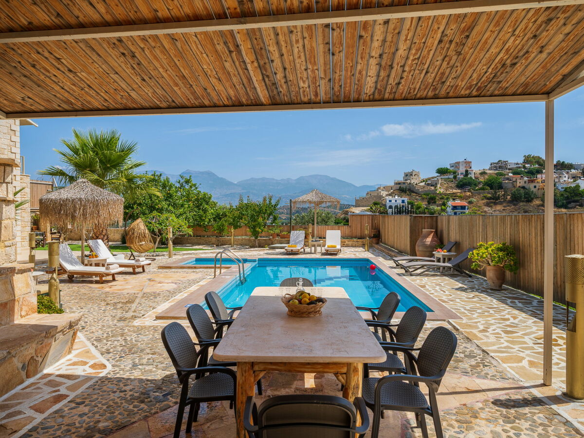 Villa Nikolaos mit privatem Pool