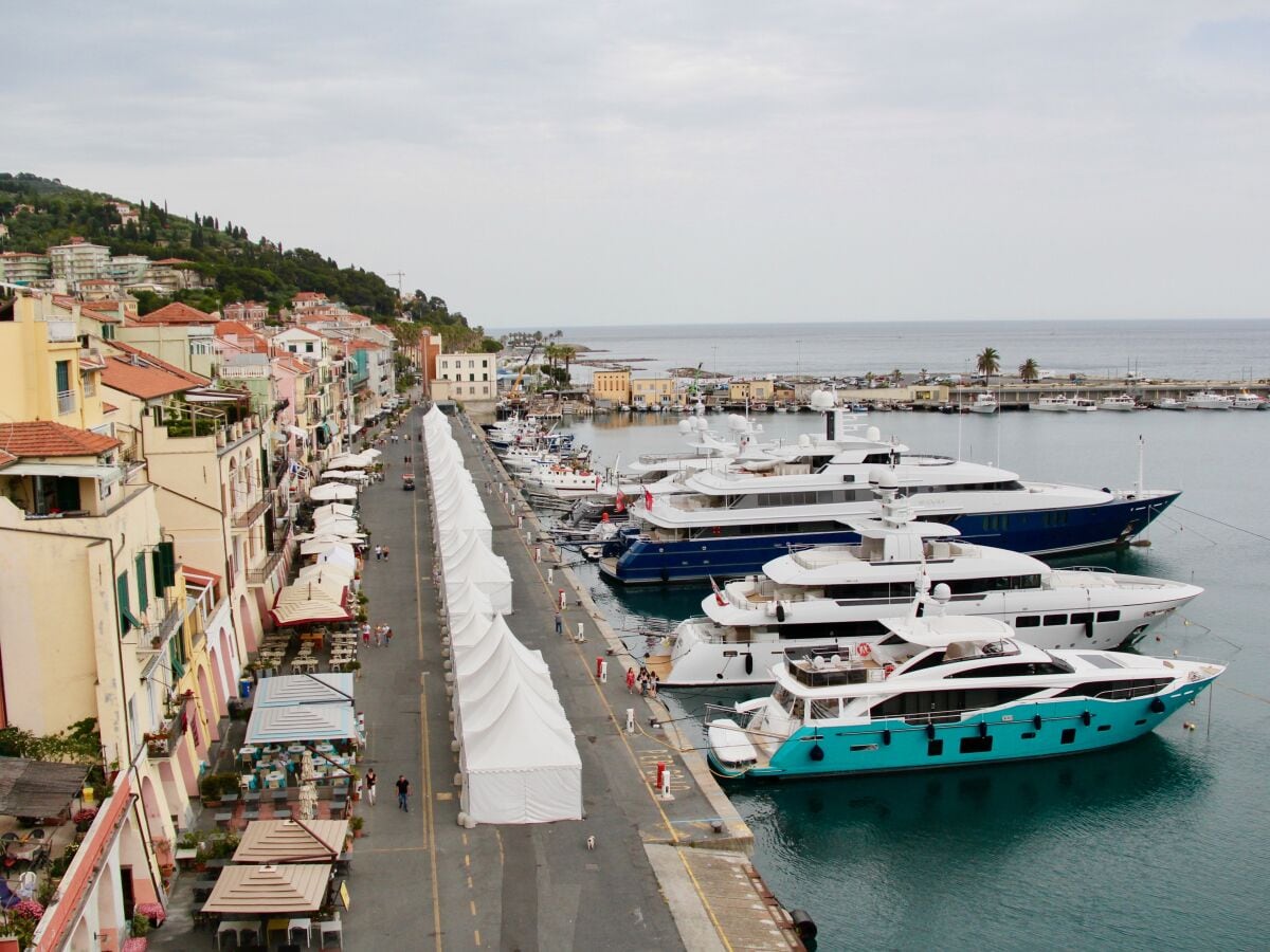 Hafen von Ongelia, der andere Teil von Porto Maurizio