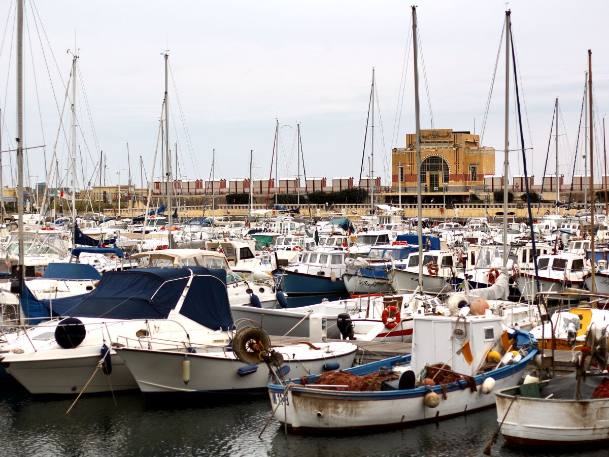 Jugendstilhaus und Fischereihafen