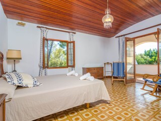 Villa Sant Jordi Caratteristiche 38