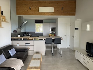 Wohnraum mit offener Küche