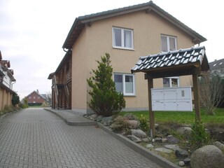 Außenansicht (von der Straße aus betrachtet)