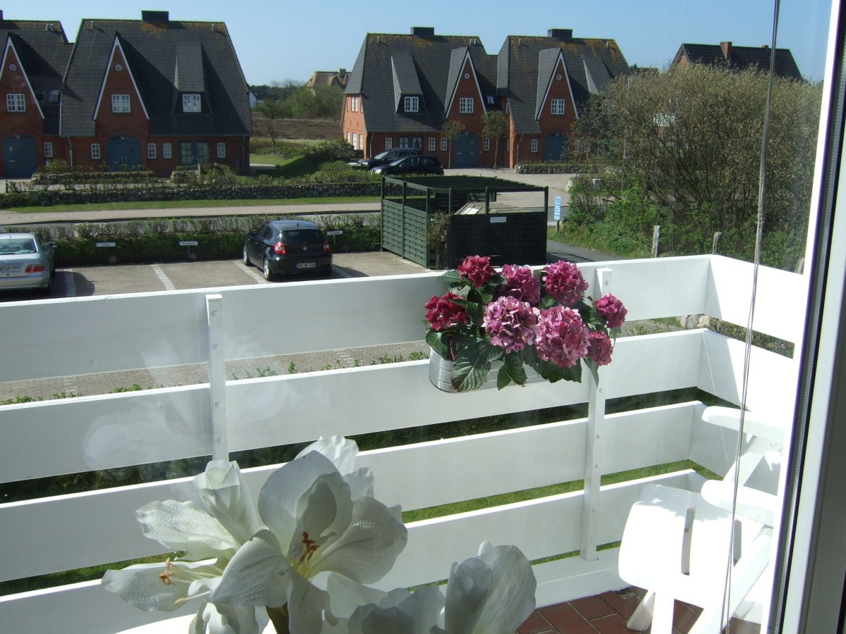 Blick vom Südbalkon, rechts nach 200 Metern das Meer