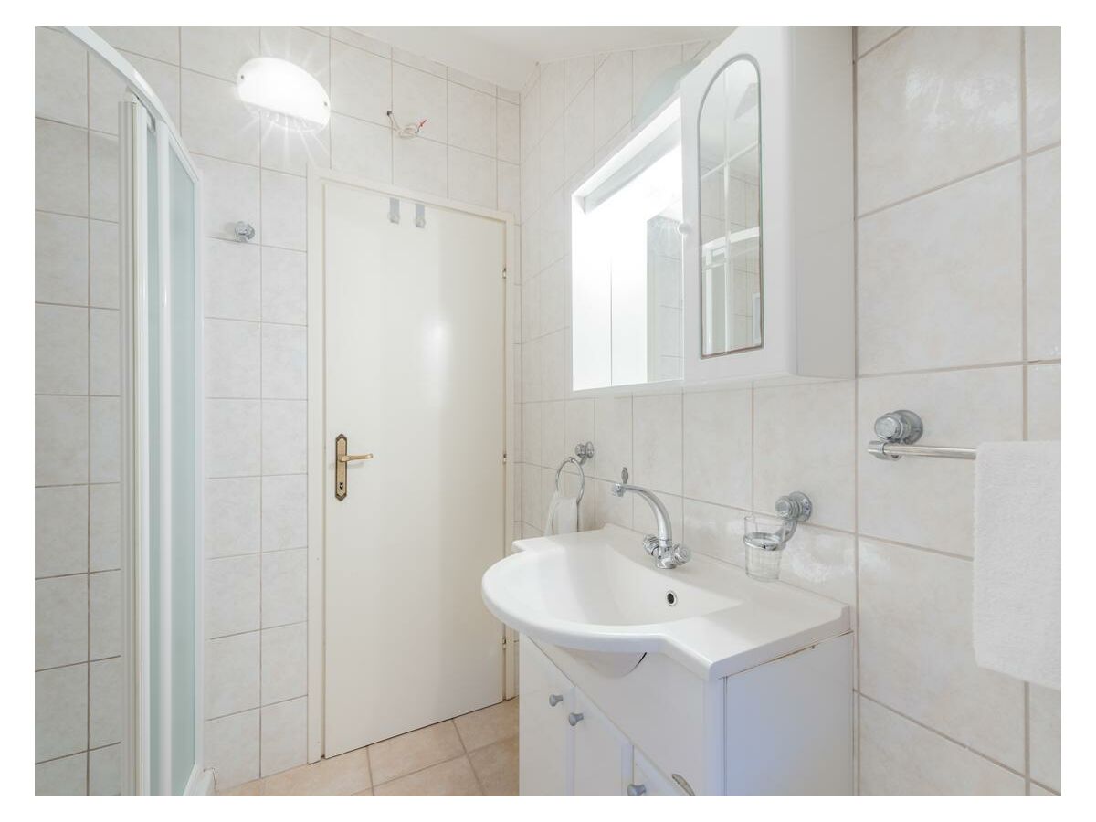 Ferienhaus Pergola mit Hydromassage-Pool, Nerežišća, Firma EUROtours