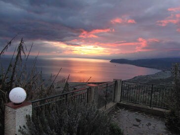 Holiday apartment House Galbato Ground floor