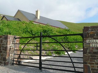Gate