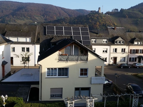 Ferienwohnung Moseltraum-Fewo  mit Klima-Burgblick und Balkon