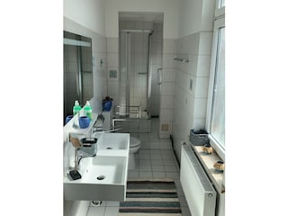 Bad 1 OG mit 2 Waschbecken